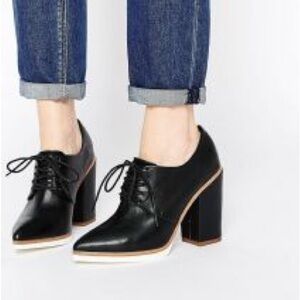 69. ASOS on a roll laced boot NWOT size 5 to 5.5